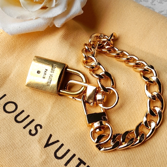 Louis Vuitton  Vintage Lock with unbranded Chain! - Picture 2 of 5